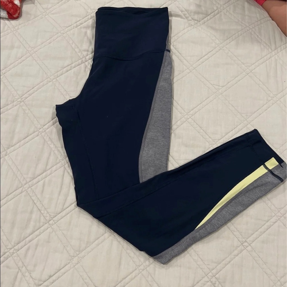 Legging. Size 8. Cropped. Great condition